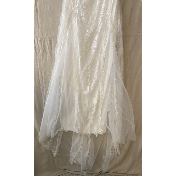 NWT Merry's Wedding Dress Size 4 Sheer Lace Silky Lining Flowing Bottom Train - Picture 10 of 16